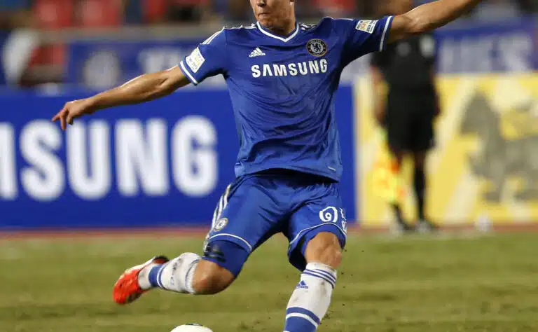 Entinen Chelsea-pelaaja lopettaa uransa 33-vuotiaana