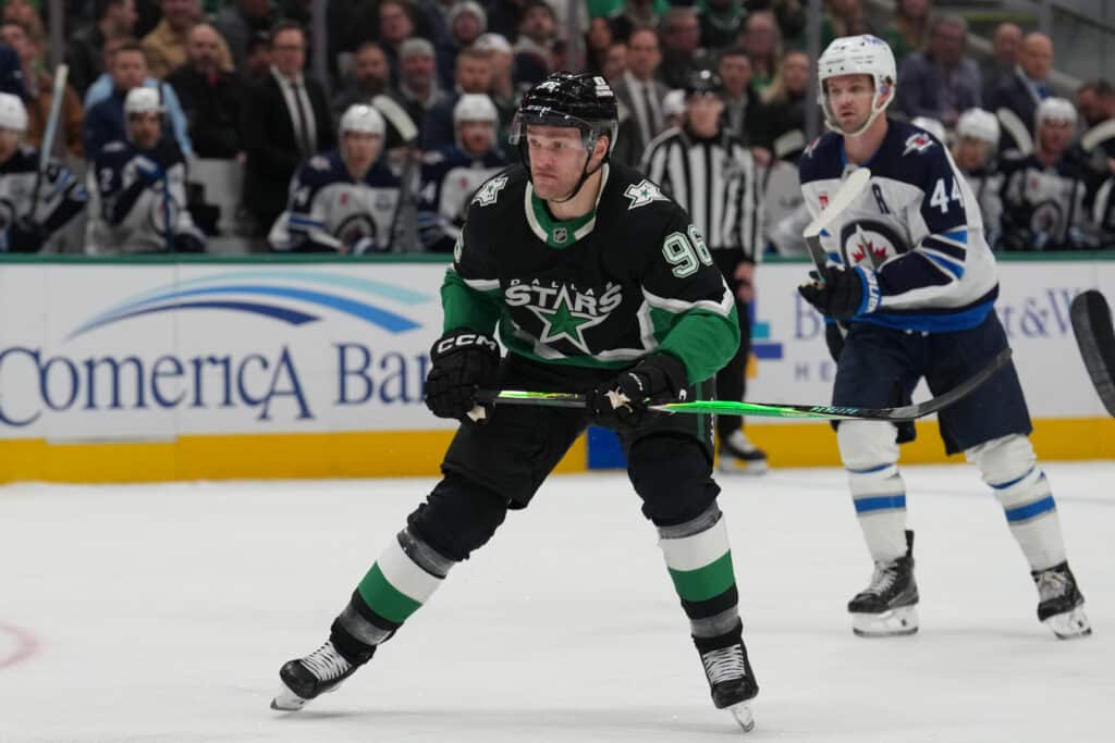 Mikko Rantanen ja Miro Heiskanen loistivat – Leijona-vahdeilla vaikeaa Mikko Rantanen ja Miro Heiskanen loistivat – Leijona-vahdeilla vaikeaa