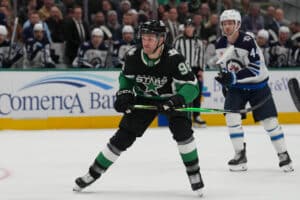 Mikko Rantanen ja Miro Heiskanen loistivat – Leijona-vahdeilla vaikeaa Mikko Rantanen ja Miro Heiskanen loistivat – Leijona-vahdeilla vaikeaa