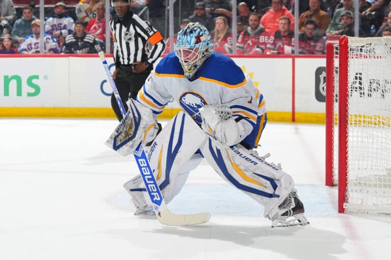 Ukko-Pekka Luukkonen torjui Buffalon ykköseksi – Connor McDavid takoi hirmutehot