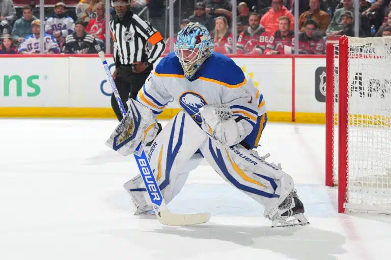 Ukko-Pekka Luukkonen torjui Buffalon ykköseksi – Connor McDavid takoi hirmutehot