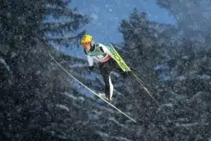 Kyteekö olympialaisissa suomalainen mäkihyppypommi? Vilho Palosaari räväytti harjoituksissa