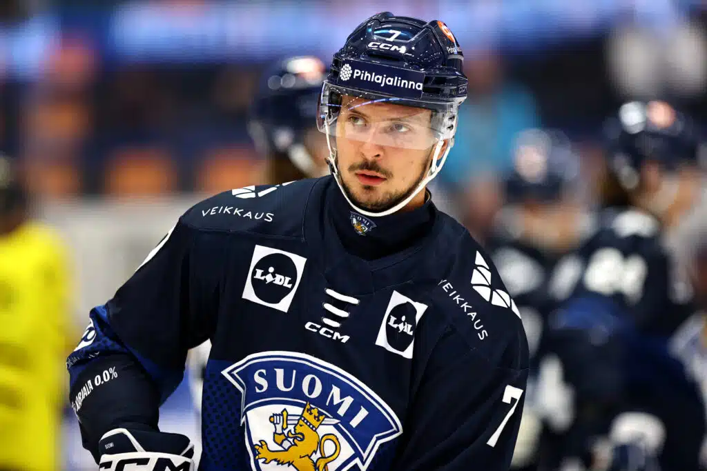 Suomalaiskaksikolle lähtö SHL-joukkueesta Suomalaiskaksikolle lähtö SHL-joukkueesta