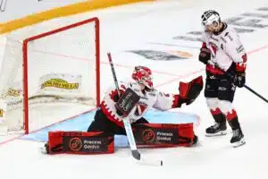 Karjalasta kajahti areenalla – Jokereiden pysäyttäjä kiitteli ”kivet edellä” menemistä