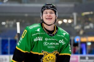 Perästä kuuluu – SM-liigassa törkytemppu