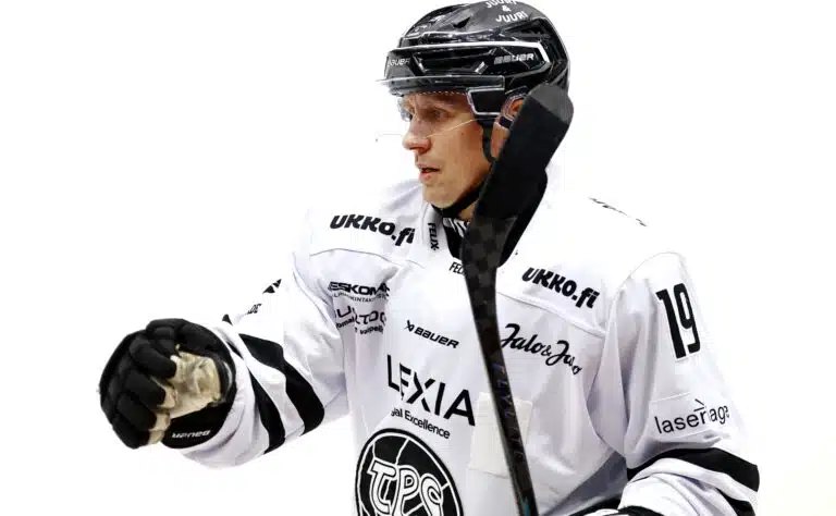 Veli-Matti Savinaisen Pride-kohu: kansanedustaja latasi kovaa tekstiä