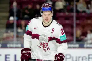 Kasa NHL-kykyjenetsijöitä entisen SM-liigatähden pelissä Kasa NHL-kykyjenetsijöitä entisen SM-liigatähden pelissä