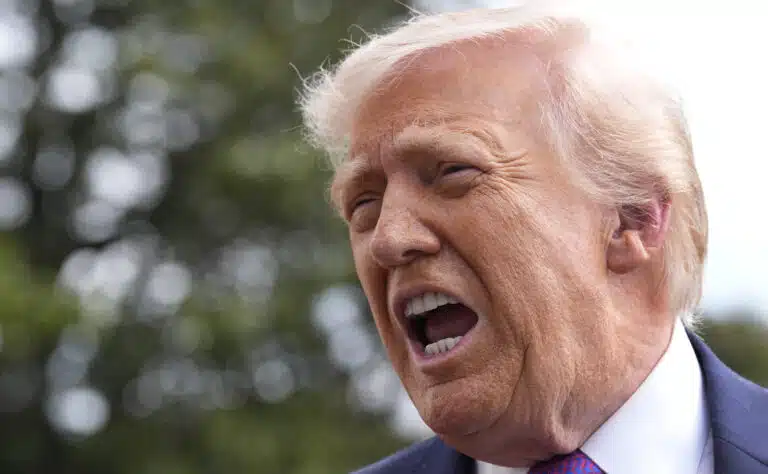 Donald Trump: ”Iranin jalkapallomaajoukkue on tervetullut”