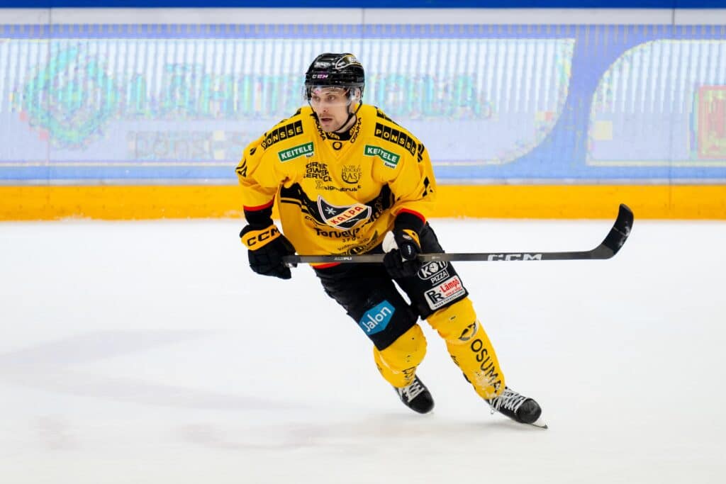 HIFK-tähti lähti verta valuen jäältä - KalPa-puolustajan sarja ohi? HIFK-tähti lähti verta valuen jäältä – KalPa-puolustajan sarja ohi?
