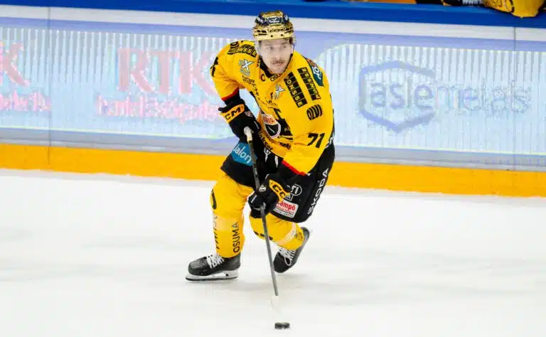 HIFK ja KalPa saavat tärkeitä pelaajia kokoonpanoon ratkaisuotteluun