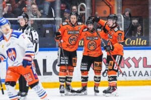 Jääkiekon SM-liigan pudotuspeleissä nähtiin jättipaukku