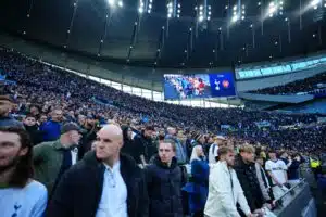 UEFA sakotti Tottenhamia natsitervehdyksistä