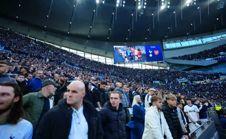 UEFA sakotti Tottenhamia natsitervehdyksistä