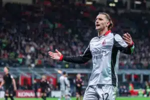 Jalkapallojätin toimistolla on nyt hikikarpalot otsalla – päävalmentaja vahvisti surkeat uutiset