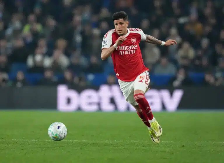 FC Barcelona iskemässä kiinni Arsenal-tähteen