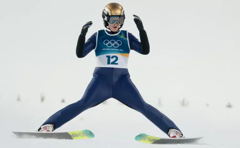 Suomelle pitkästä aikaa loistava mäkihyppyonnistuminen Suomelle pitkästä aikaa loistava mäkihyppyonnistuminen