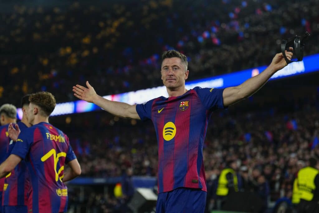 FC Barcelona takoi rajut lukemat Mestarien liigassa - Robert Lewandowski teki historiaa FC Barcelona takoi rajut lukemat Mestarien liigassa – Robert Lewandowski teki historiaa