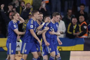 Ruotsin ja Tanskan unelma elää – nämä joukkueet jatkoon MM-futiksen karsinnassa Ruotsin ja Tanskan unelma elää – nämä joukkueet jatkoon MM-futiksen karsinnassa