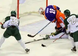 Aleksander Barkov osasi laittaa takapuolensa oikeaan paikkaan - suomalaisen kommentti kertoi paljon Aleksander Barkov osasi laittaa takapuolensa oikeaan paikkaan – suomalaisen kommentti kertoi paljon