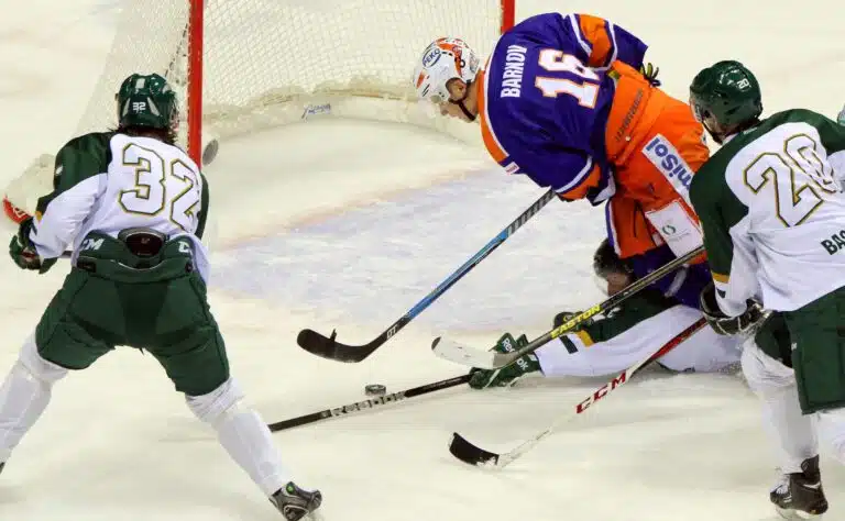 Aleksander Barkov osasi laittaa takapuolensa oikeaan paikkaan - suomalaisen kommentti kertoi paljon Aleksander Barkov osasi laittaa takapuolensa oikeaan paikkaan – suomalaisen kommentti kertoi paljon