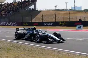 Valtteri Bottas ulkona – tallikaverilla vielä kovempi kohtalo