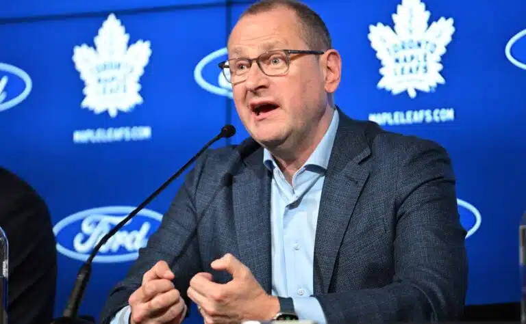 Toronto Maple Leafsin kausi on päättymässä farssiin – NHL-pomolle puhutaan jo potkuja