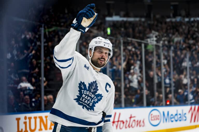 Mitch Marnerin lähtö jätti valtavan aukon – Toronto etsii yhä ratkaisua NHL:ssä