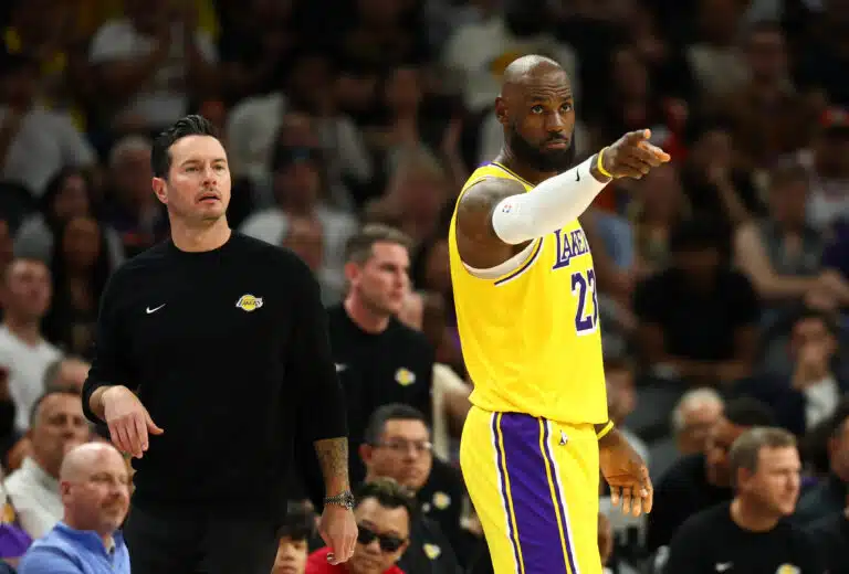 NBA:ssa historiallinen ilta – LeBron James nousi kaikkien aikojen ykköseksi