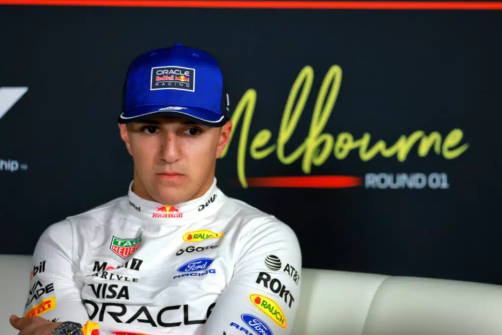 Red Bull-kuski ”luovutti” jo Australian F1-kisan voittotaistossa