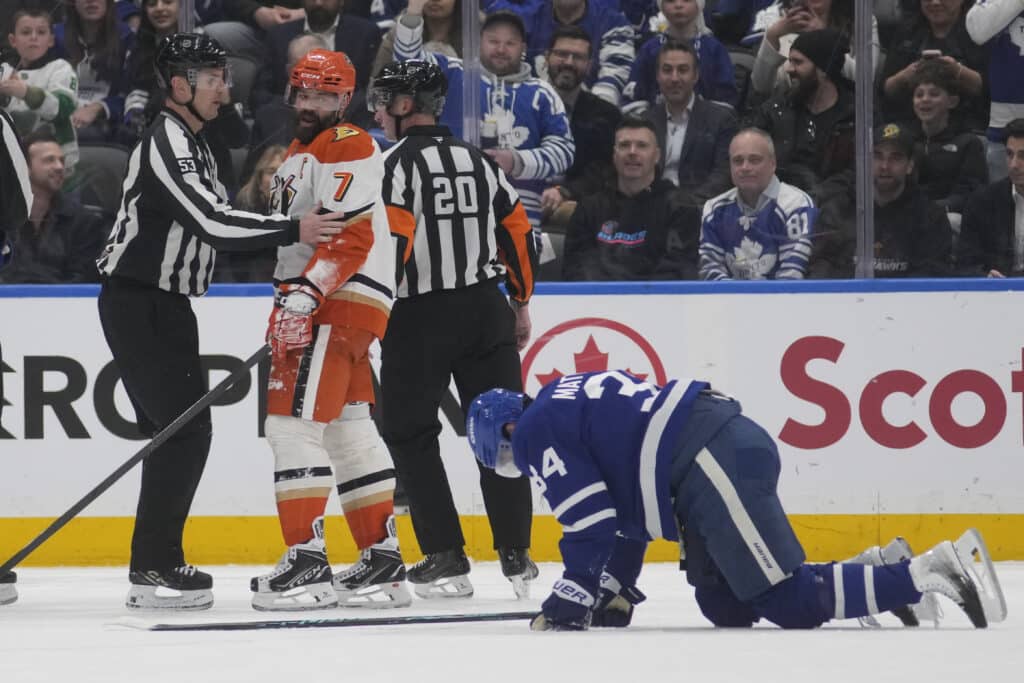 Radko Gudasin taklaus aiheutti kiistan NHL:ssä – oliko viiden ottelu pelikielto riittävä? Radko Gudasin taklaus aiheutti kiistan NHL:ssä – oliko viiden ottelu pelikielto riittävä?