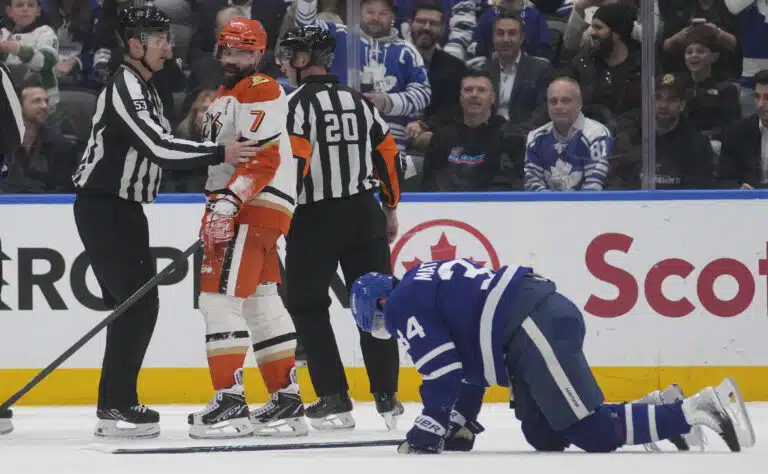 Radko Gudasin taklaus aiheutti kiistan NHL:ssä – oliko viiden ottelu pelikielto riittävä? Radko Gudasin taklaus aiheutti kiistan NHL:ssä – oliko viiden ottelu pelikielto riittävä?