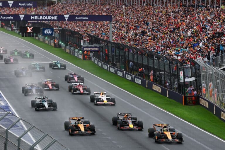 Formula ykkösissä jo kriisipuheita – toimittaja painoi jarrua