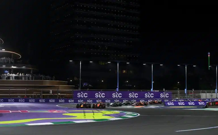 Karu paljastus kulisseista - kaksi F1-kisaa on vaarassa peruuntua Karu paljastus kulisseista – kaksi F1-kisaa on vaarassa peruuntua