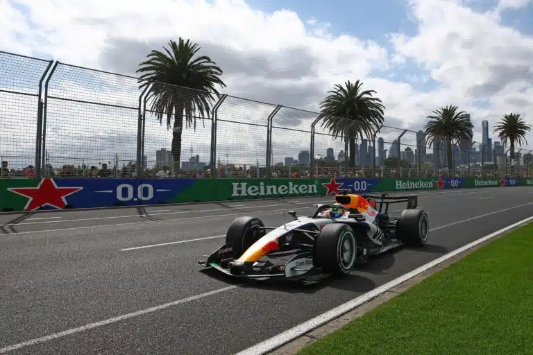 F1-tulokas täysin eri linjoilla kuin Max Verstappen – ”Nautin haasteesta”