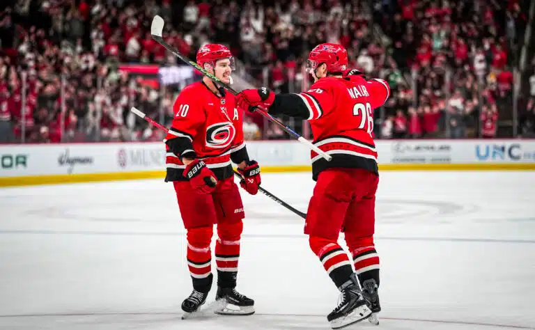 Sebastian Ahoa pidetään vahvana kandidaattina arvostetun palkinnon voittajaksi Sebastian Ahoa pidetään vahvana kandidaattina arvostetun palkinnon voittajaksi