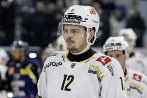 Ville Peltosen pojalle jatkosopimus kovan sveitsiläisseuran kanssa