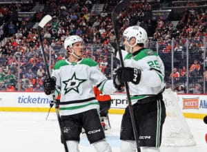 Kaksi suomalaispelaajaa avasi maalitilinsä NHL:ssä