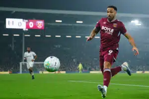 Valioliigaseura jatkosopimukseen Englannin maajoukkuepelaajan kanssa