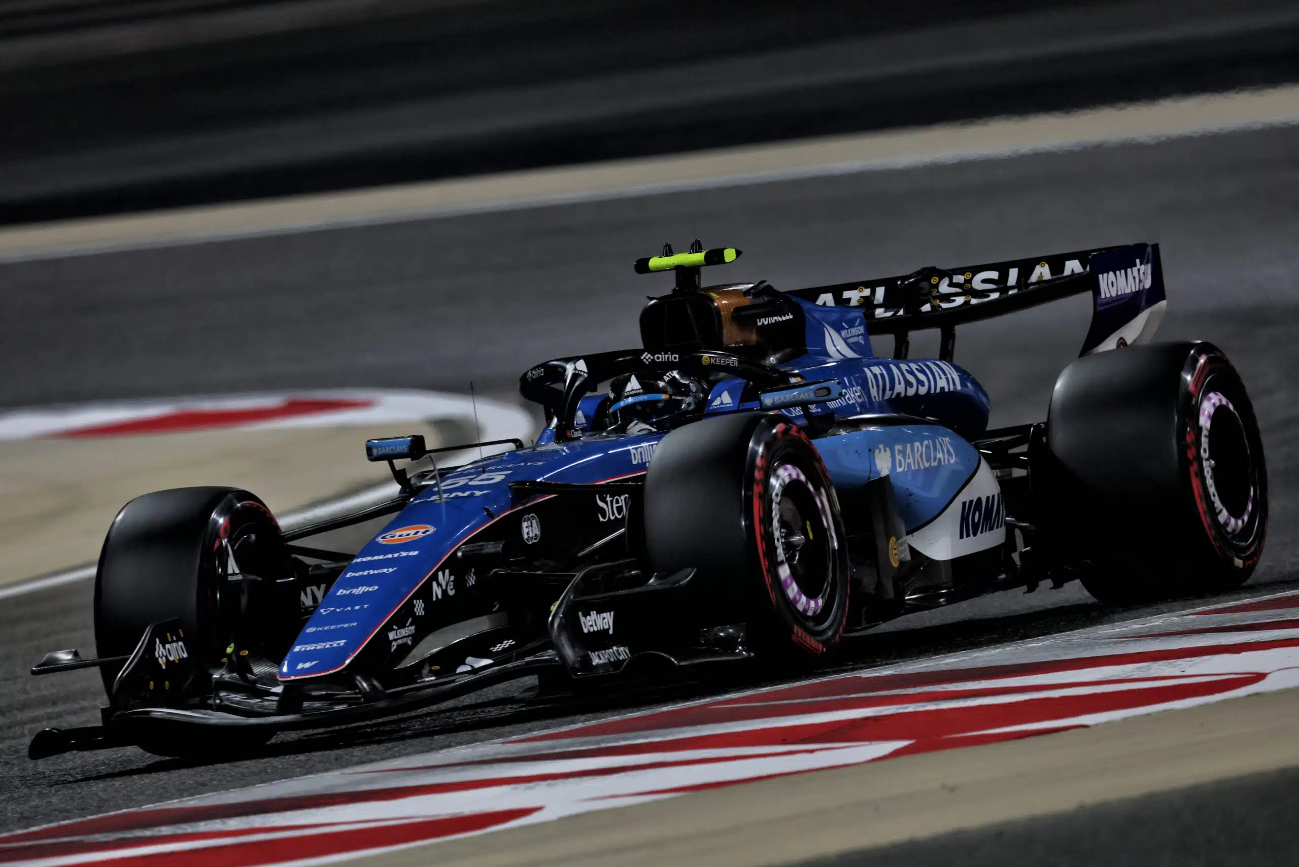 F1-tallilla valtava ongelma – auto pahasti ylipainoinen