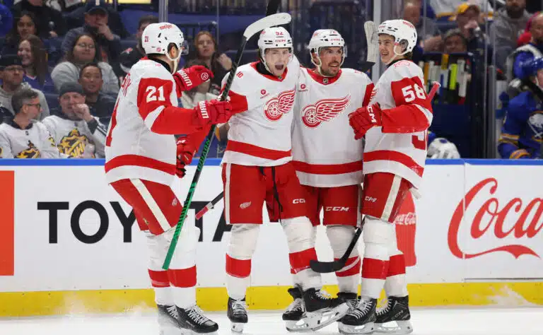 Taistelu pudotuspelipaikoista tiivistyi NHL:ssä