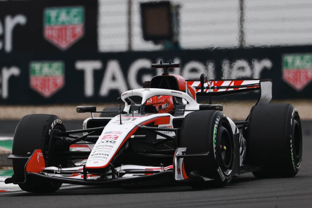 F1-talli talousongelmissa – kallispalkkaiselle kuskille tulossa lähtöpassit? F1-talli talousongelmissa – kallispalkkaiselle kuskille tulossa lähtöpassit?