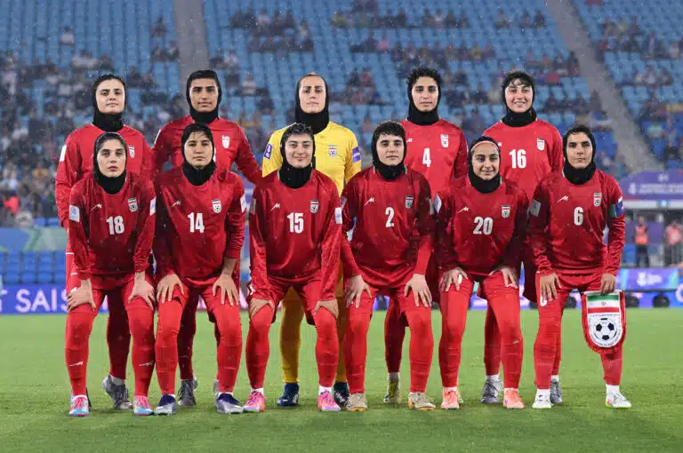 Viisi Iranin maajoukkuepelaajaa loikkasi – loppujen kohtalo pelottaa