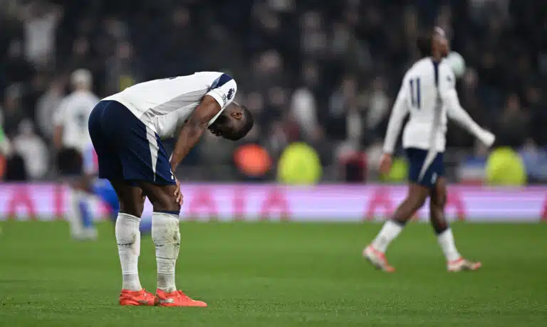 Tottenham tyri ja on vaarassa tipahtaa Valioliigasta