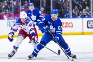 Suomalaisen NHL-hyökkääjän mahtivire jatkuu - Leijona-vahdit vastakkain yön kierroksella Suomalaisen NHL-hyökkääjän mahtivire jatkuu – Leijona-vahdit vastakkain yön kierroksella