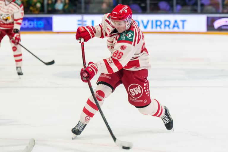 Sport solmi kaksi jatkosopimusta