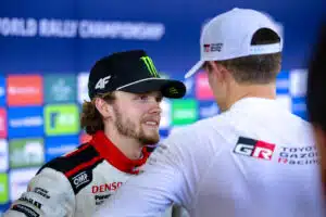 Kenian MM-rallissa uskomatonta draamaa – kärkikaksikko keskeytti siirtymätaipaleella