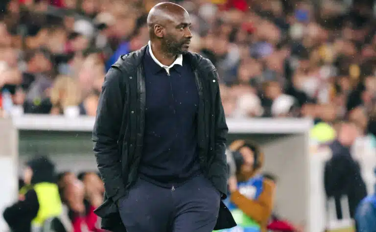 Jalkapallon MM-kisajoukkue antoi päävalmentajalle kenkää