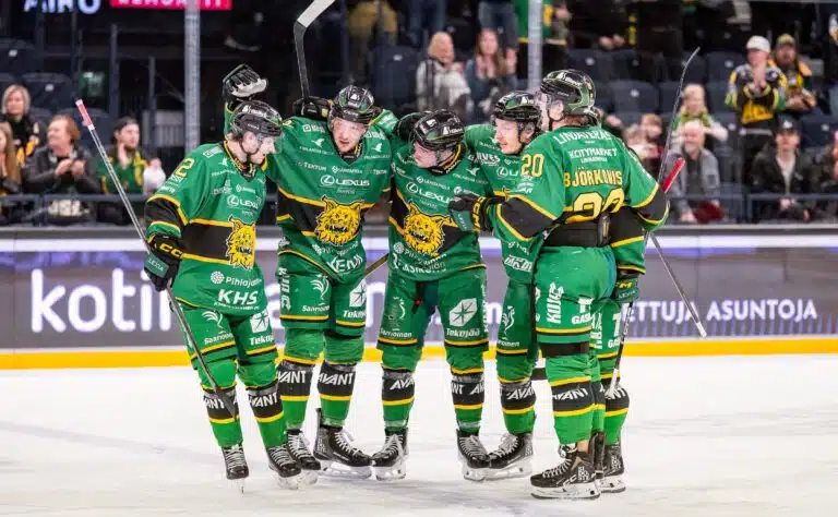 Hallitseva mestari möhli pahasti SM-liigassa - ja se voi maksaa kaiken Hallitseva mestari möhli pahasti SM-liigassa – ja se voi maksaa kaiken