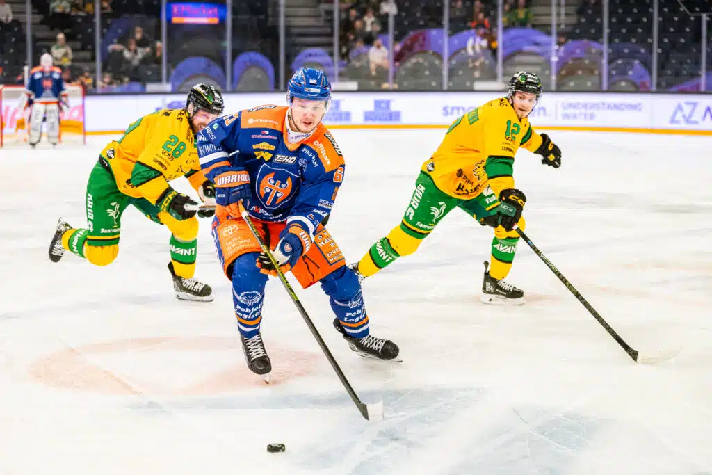 Ilves notkahti, mutta selvisi ehjin nahoin Ilves notkahti, mutta selvisi ehjin nahoin