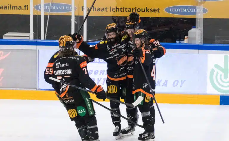 Kaakon derbyssä rytisi – Kookoo otti toisen kiinnityksen kohti finaalipaikkaa